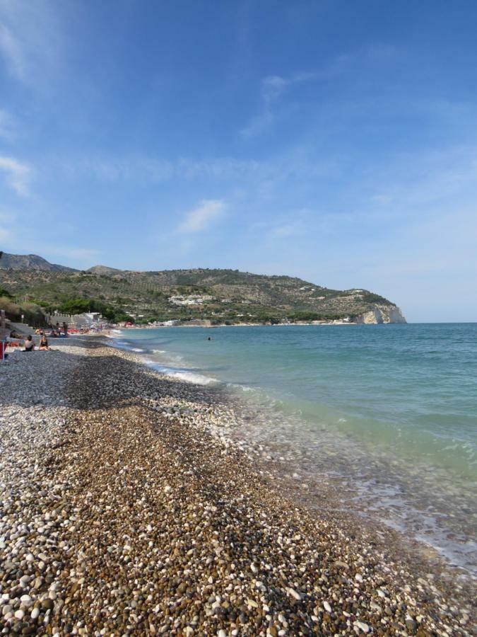 Casa Vacanza Afe A Pochi Passi Dal Mare Mattinata Exterior photo